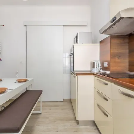 Nena I Ilka Apartment *