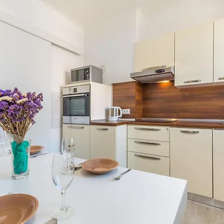Apartment Nena I Ilka Pula
