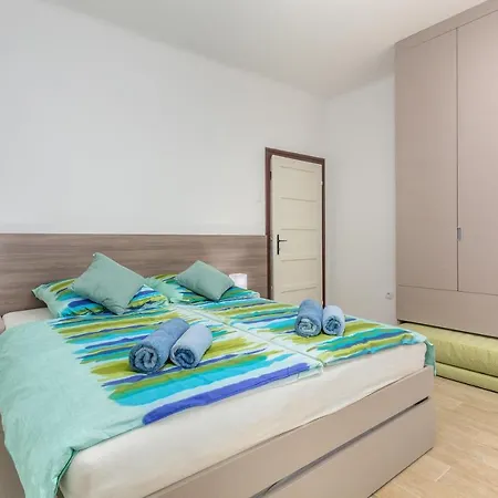 Apartment Nena I Ilka *